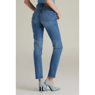 Mc JEANS กางเกงยีนส์ผู้หญิง ทรงขาเข้ารูป (Slim) เอวกลาง สียีนส์ฟอกกลาง MFSZ238 ผ้า 10.oz มีความยืดหยุ่นใส่สบาย