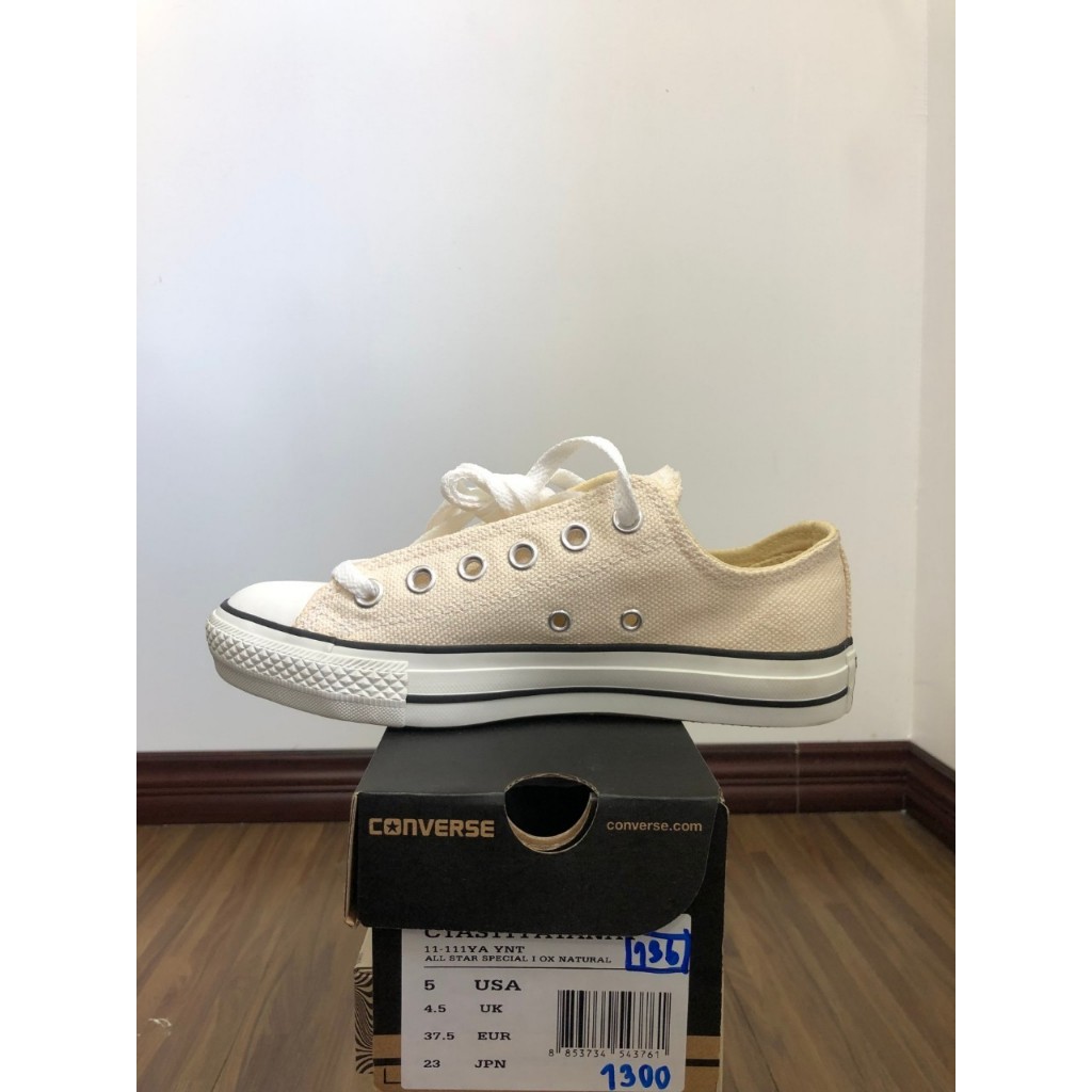 Converse136:11-111YA MNT สีขาว ราคาป้าย 1,300 บาท ลด40% เหลือเพียง 780 บาท