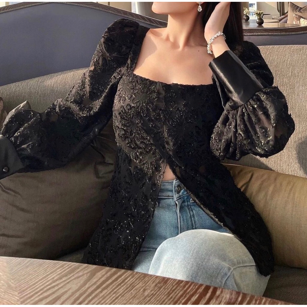 ส่งต่อเสื้อของ yourbkk (own.money.official) size.s