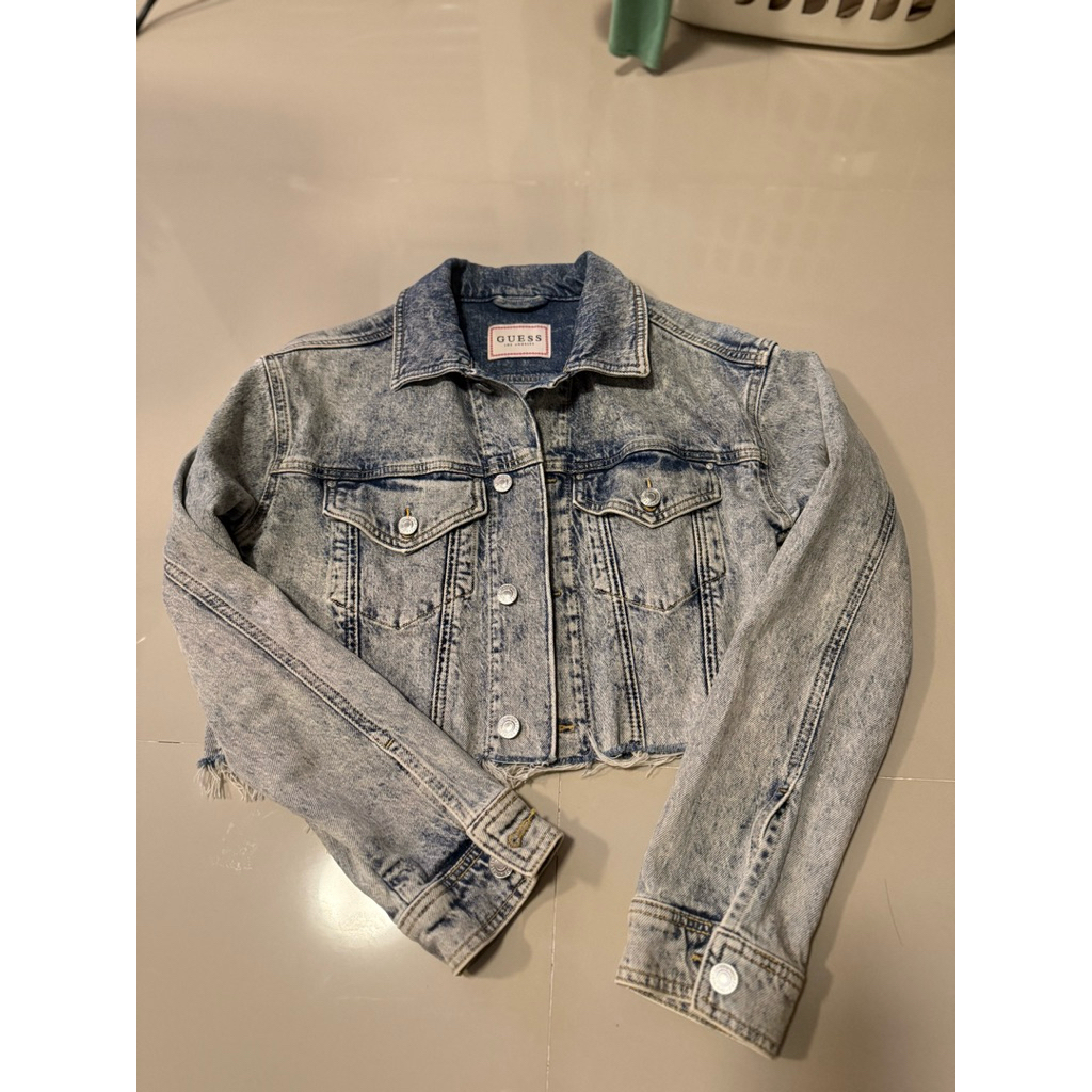 ส่งต่อ เสื้อยีนส์ guess xs แท้ 💯