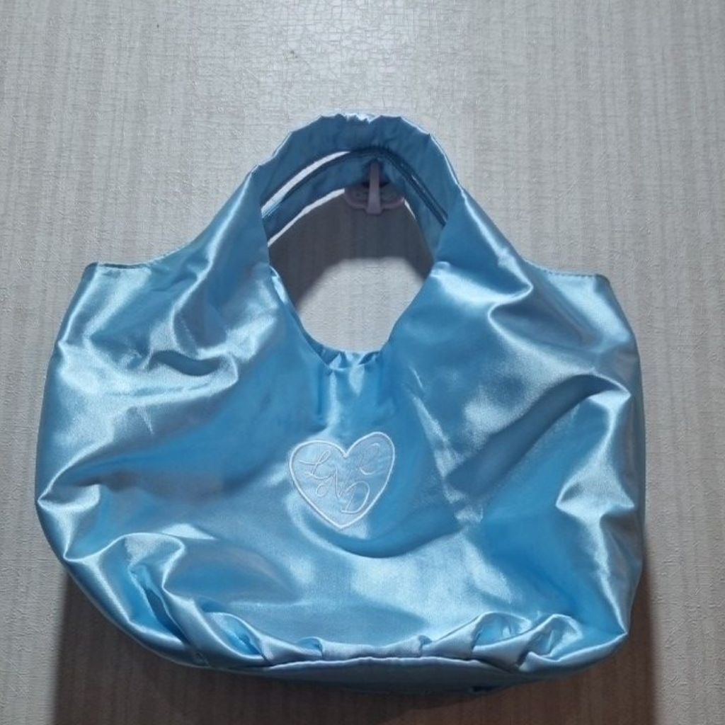 Chacha factory: กระเป๋าถือ Lyn around