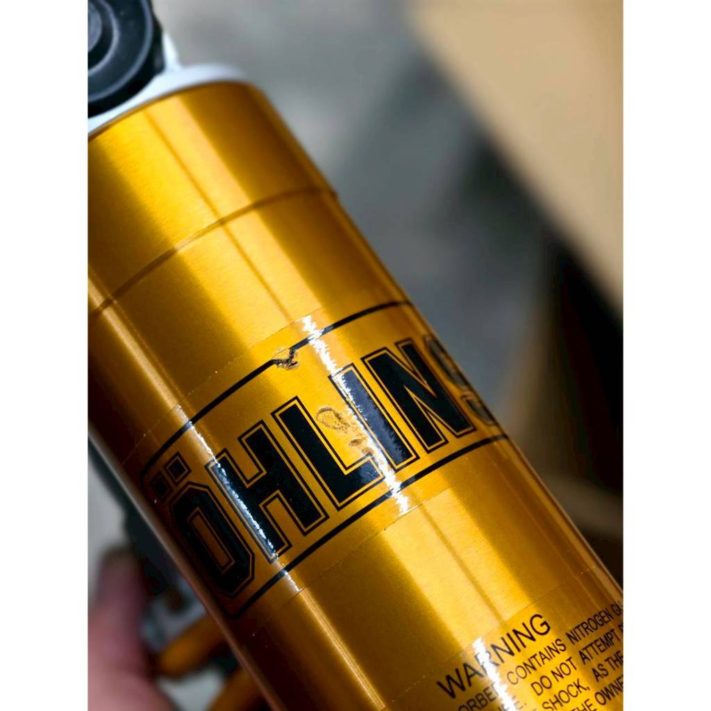 ** ลดราคาสินค้ามีตำหนิ ** โช้คหลัง Ohlins YA241 XMAX300 ของแท้ (สินค้ามีร่องรอยกระแทกจากการขนส่งเล็ก