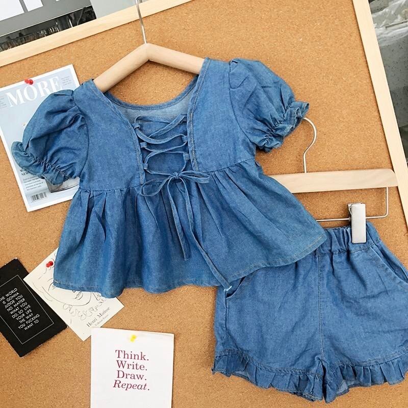 Mom Kids🌸พร้อมส่ง🌸ชุดเดนิมสำหรับสาว ๆ สําหรับเด็กผู้หญิง สไตล์เกาหลี การออกแบบ Lanyards ด้านหลัง