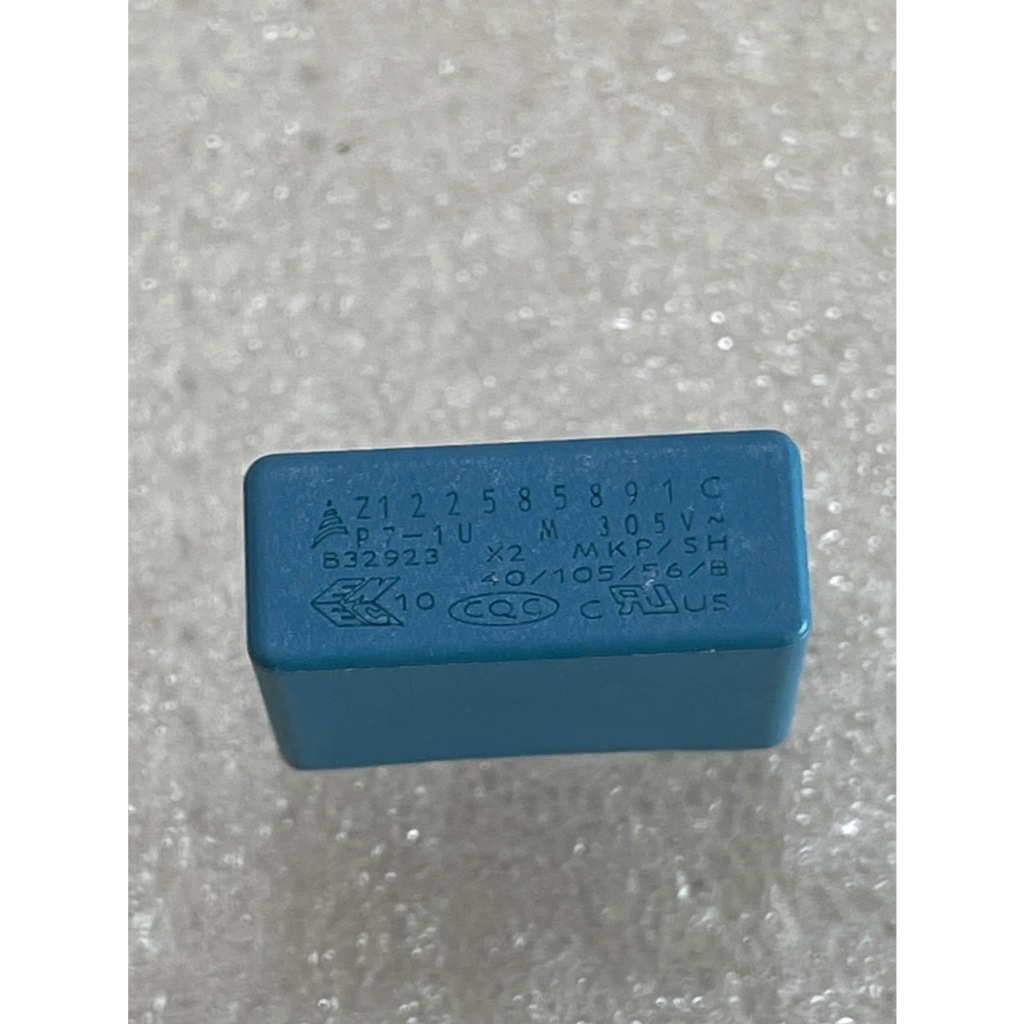 1.0UF 305VAC 22MM EPCOS  มีสต็อกนะคะ