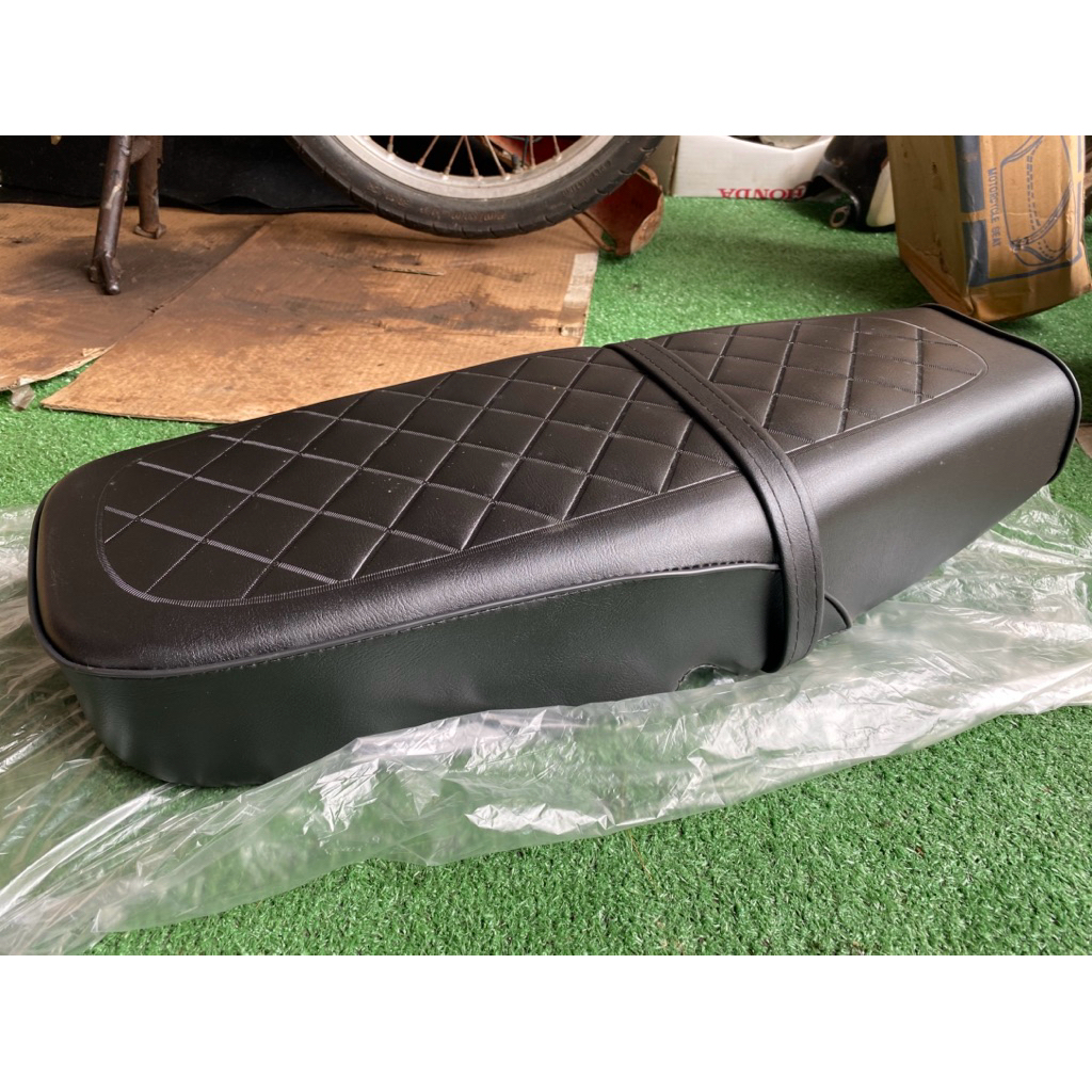 เบาะ Yamaha Yl2 ของใหม่เก่าเก็บงานเก่าเรือใบพื้นเหล็กสวยๆในกล่องพร้อมใช้งาน