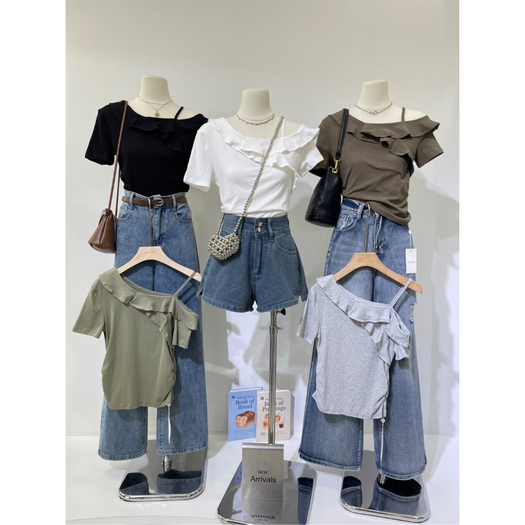 M1917 เสื้อคอแต่งระบายสุดเก๋ ใส่แล้วหวานปนเซ็กซี่ ดูน่ารักแบบไม่ซ้ำใคร