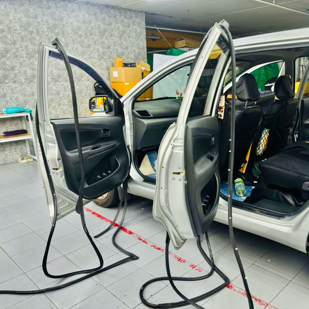 ตกแต่งบ้าน ยางขอบประตู Toyota Avanza (แท้ศูนย์) ส่งด่วน สั่งเลย
