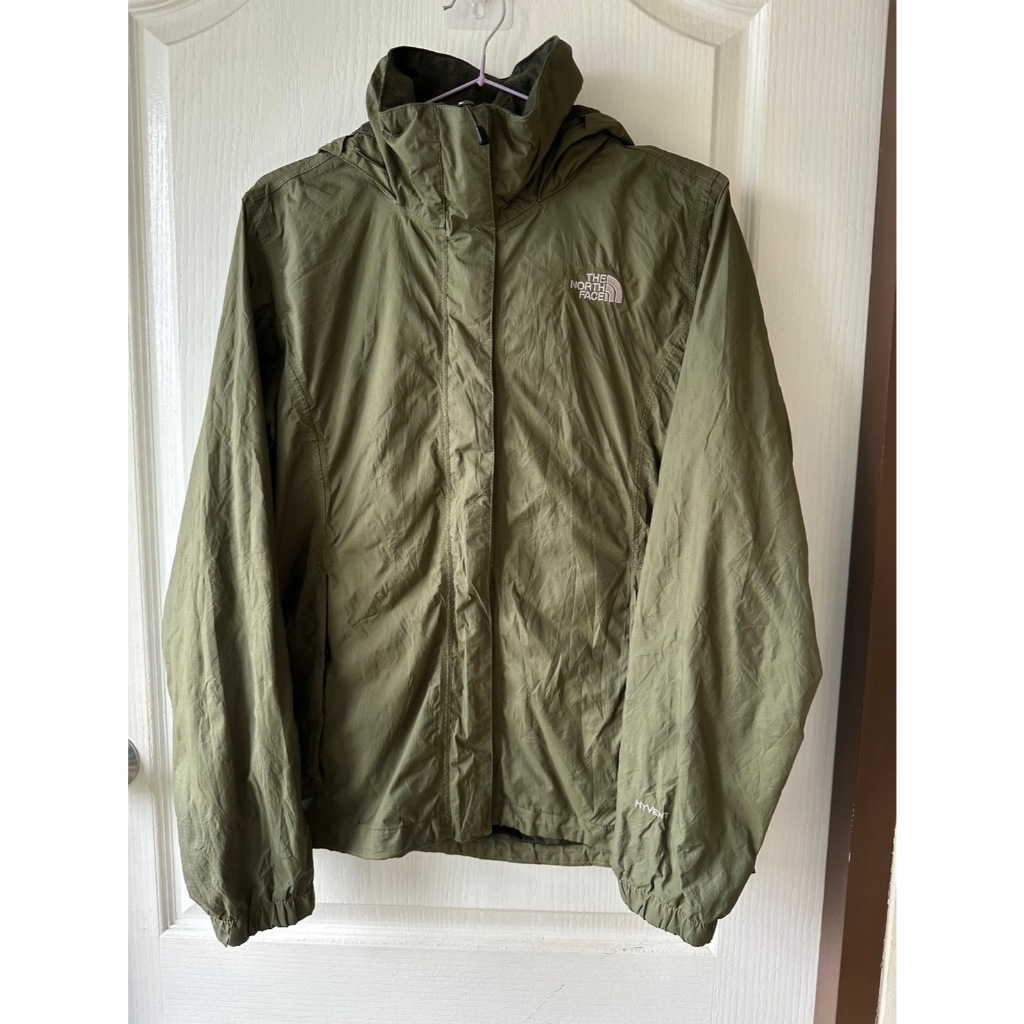 เสื้อกันหนาว the north face แท้!! มือสอง Hyvent อก 42 ยาว 25 มีตำหนิลอกคอตามรูป