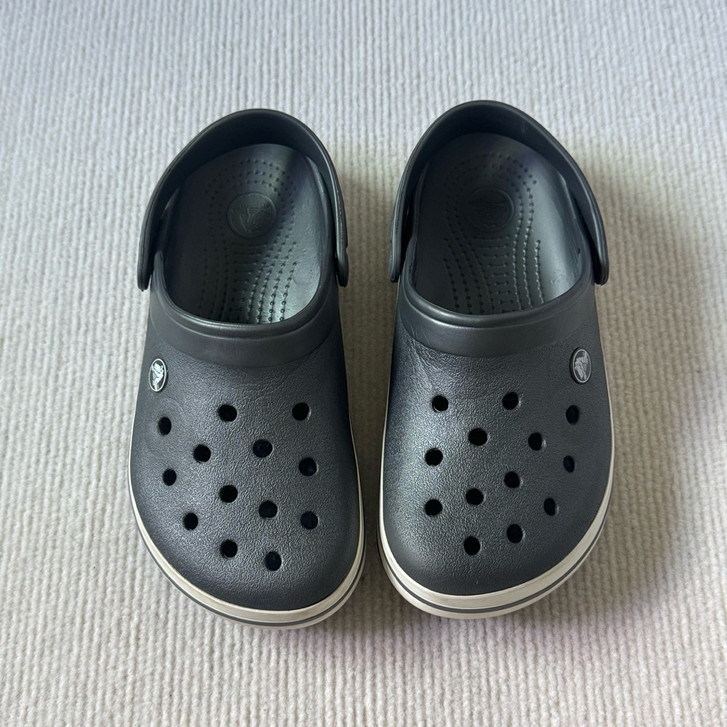 รองเท้าแตะมือสองของแท้ crocs (made in mexico) sz.38