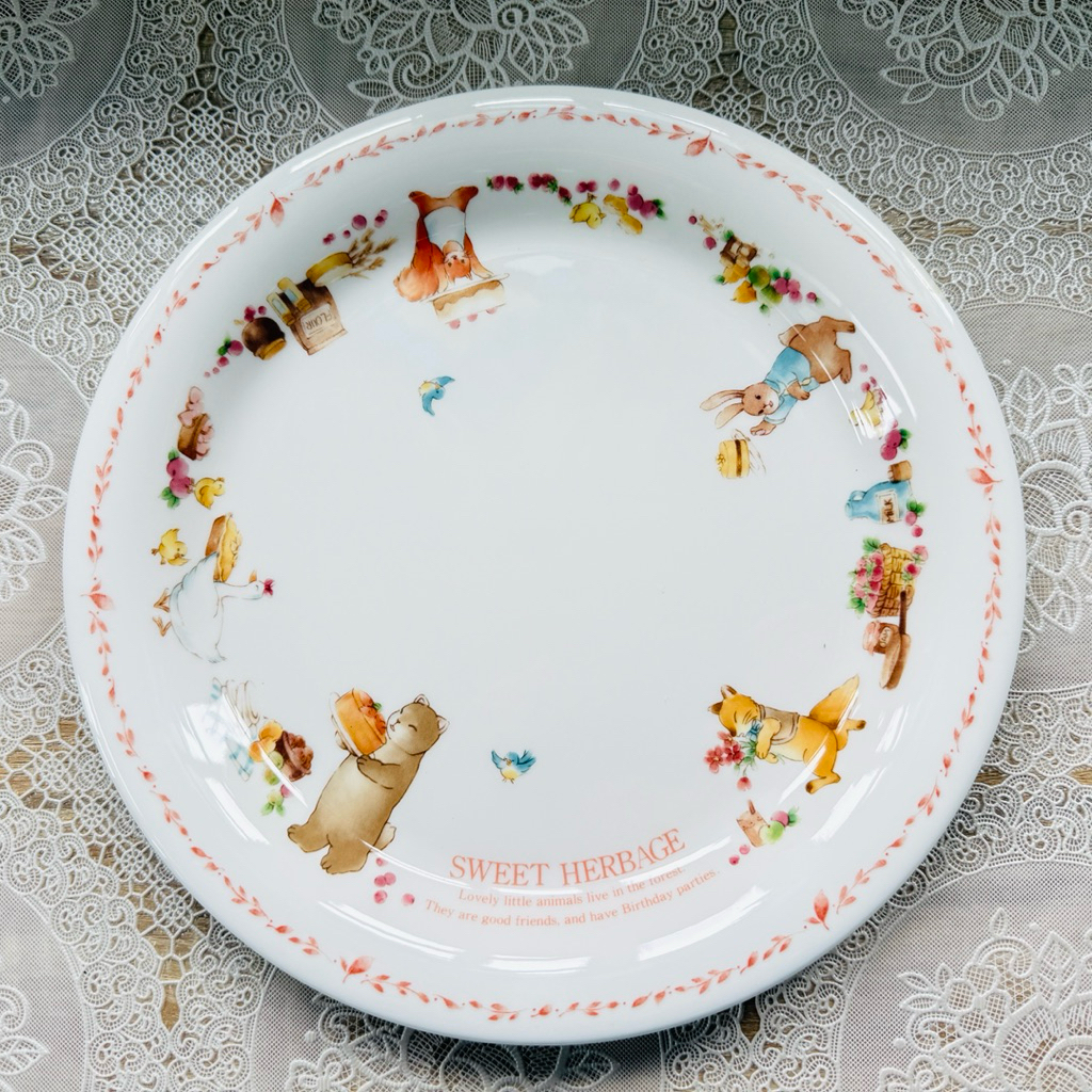 NIKKO - Sweet Herbage จานเซรามิคใบใหญ่ ลายน่ารัก กว้าง 9.5 นิ้ว ใหม่