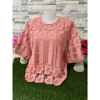 เสื้อลูกไม้สาวอวบ เสื้อลายดอก มีซับในตัว รอบอก 46-52 นิ้ว รุ่น4616-5216