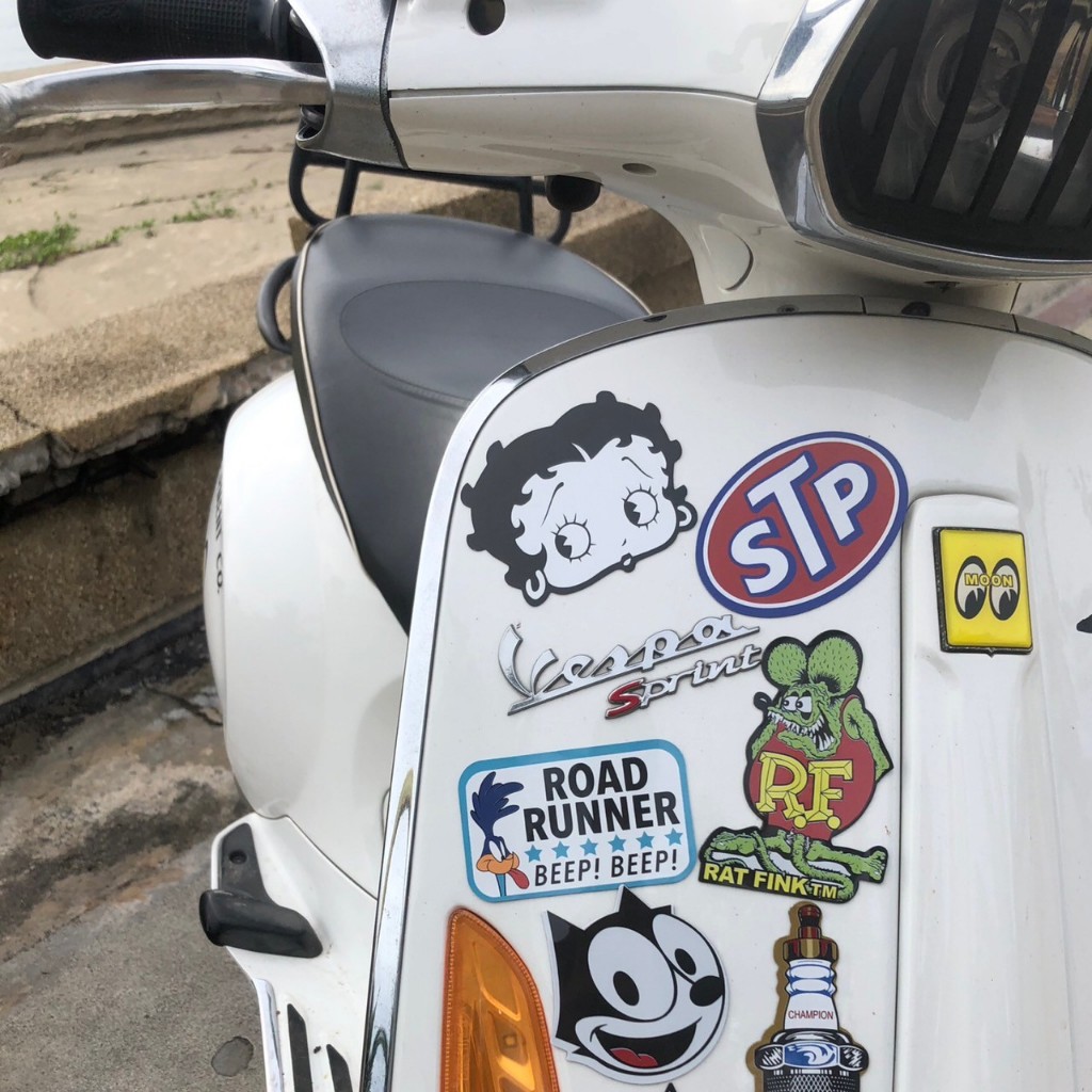 (ร้านไทยพร้อมส่ง)magnet แม็กเน็ตติดรถ แม็กเน็ตติดตู้เย็น ลายรถ ลายสตรีท แม็กเน็ตแบบบาง