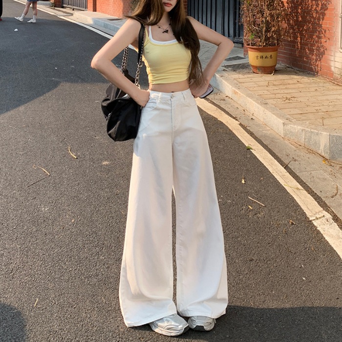 กางเกงยีนส์สีขาวทรงตรงเอวสูง ทรงหลวม ใช้งานได้หลากหลาย เนื้อผ้าใส่สบาย ระบายอากาศได้ดี