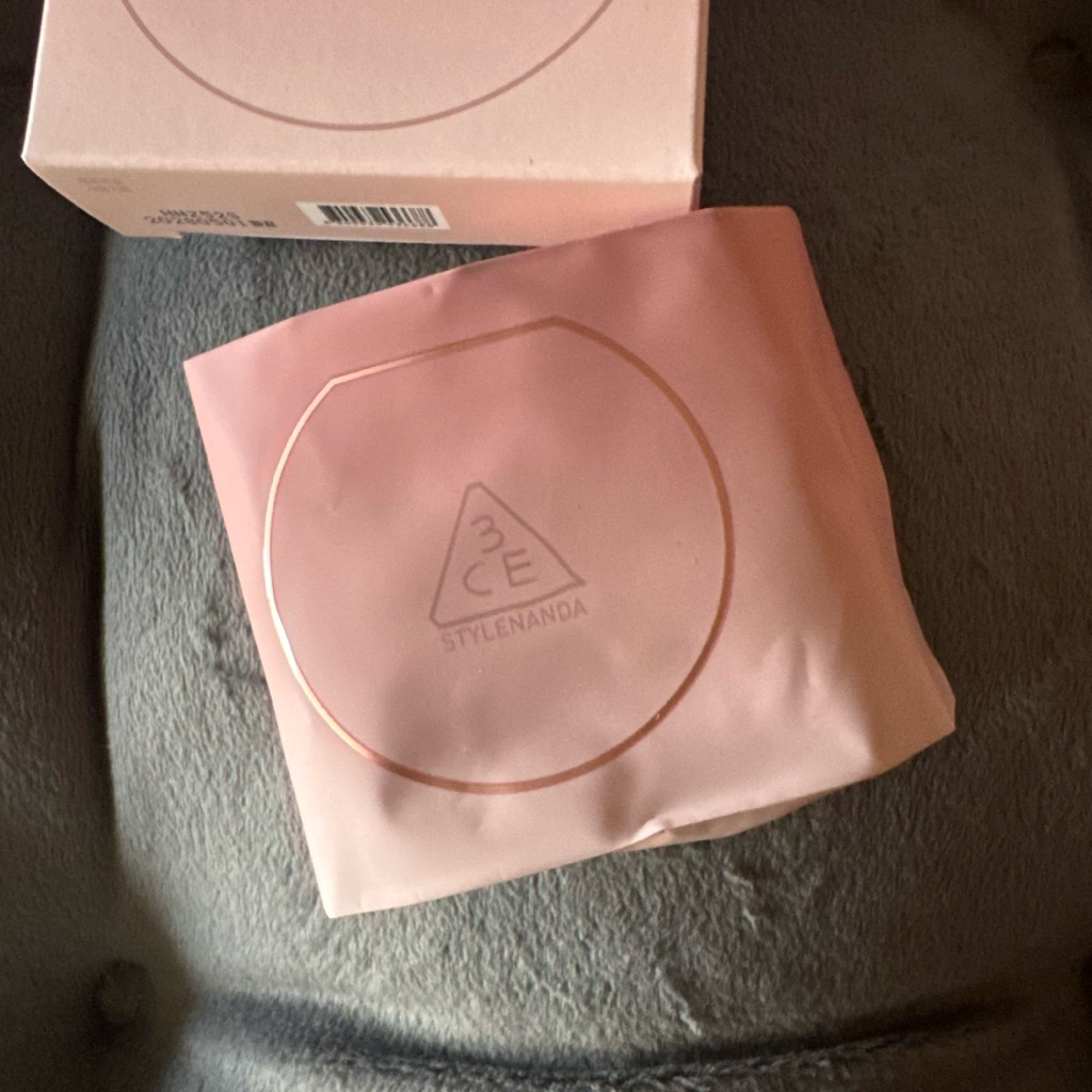 รีฟิล (Refill) 3CE Fitting Mesh Cover Cushion สี W01 ทรีซีอี ฟิตติ้ง เมช คัฟเวอร์ คุชชั่น