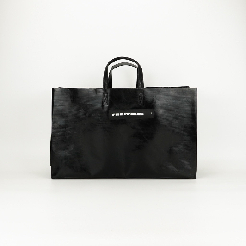 FREITAG F260 MIAMI WIDE  ผ้าใบดำ ใส้ดำ ผ้าหนานุ่ม ผ้าเงา เกล็ดแบบเนี้ยบๆ เนี้ยนๆ ผ้าสะอาดทั้งใบ