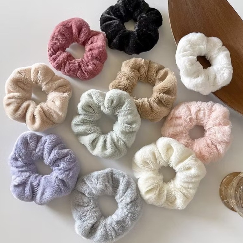 buyplus001ยางมัดผม ลายหมี ขนปุยนุ่ม สไตล์ใหม่ น่ารัก พร้อมส่งในไทย Q-217