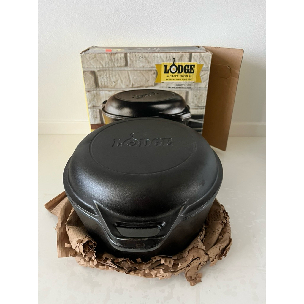 lodge Cast Iron Double Dutch Oven หม้อเหล็กหล่อ