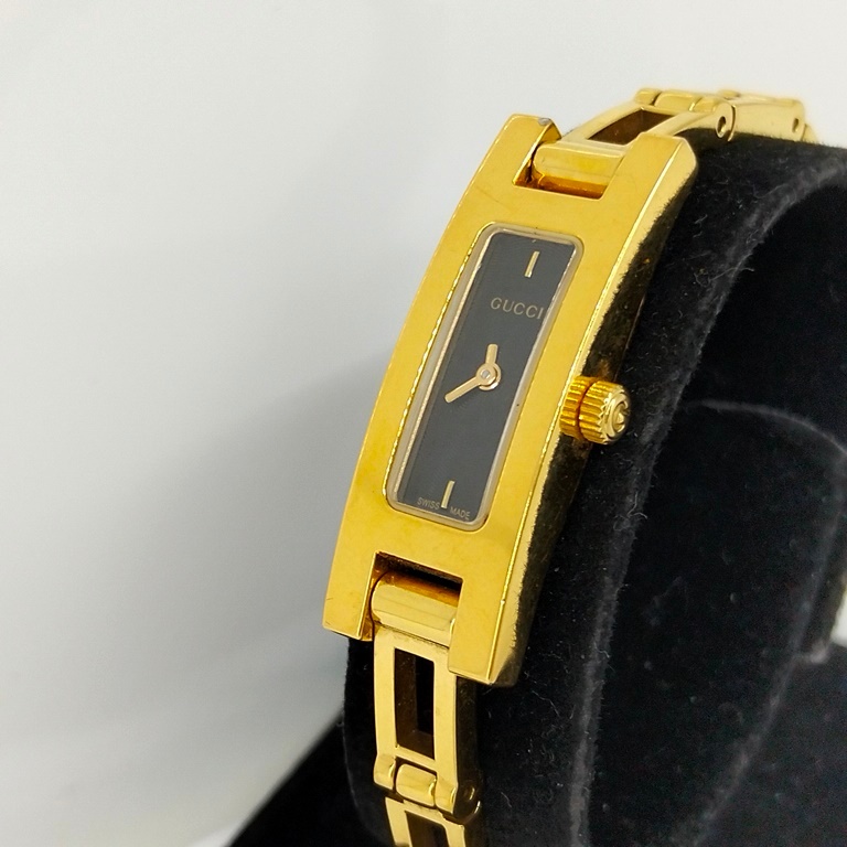 นาฬิกา Gucci 3900L ชุบทอง หน้าปัดสีดำ ของแท้ มือสอง สภาพดี มีรอยบ้าง นาฬิกาผู้หญิง Gucci ราคา ok เลย