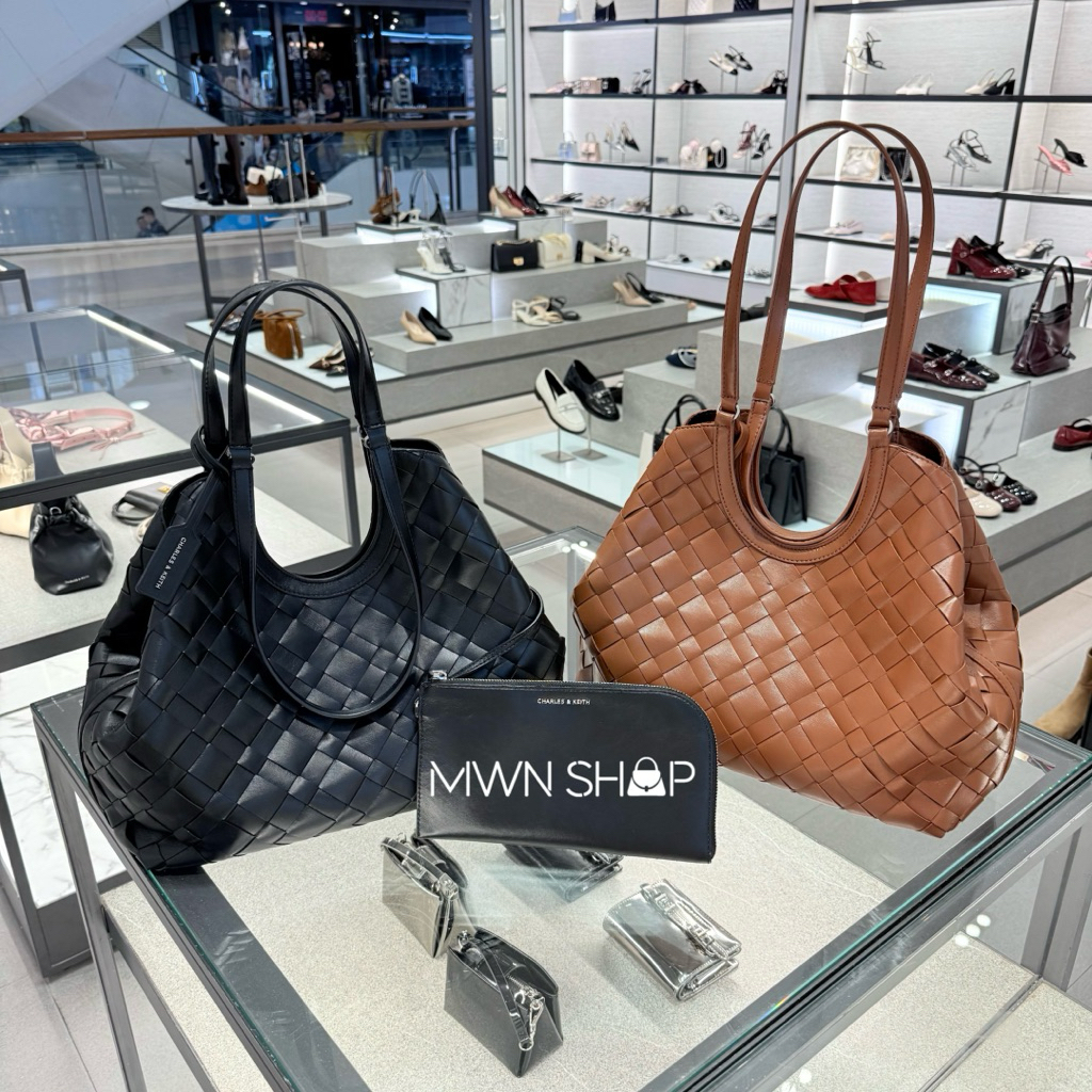Charles&keith กระเป๋าสะพายไหล่ lvette มีโค้ดลด30% พร้อมถุงผ้า ถุงกระดาษ ของแท้จากชอป