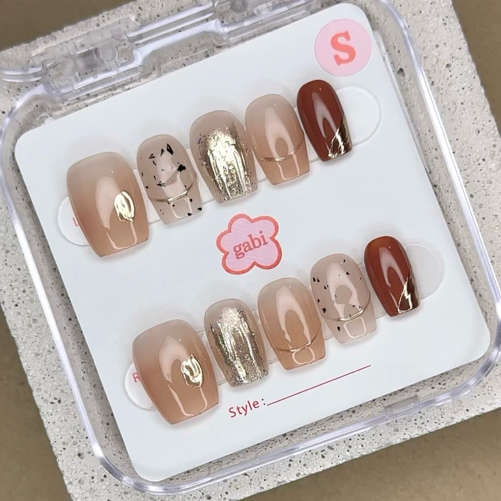 พร้อมส่ง] Gabi เล็บเจลแฮนด์เมด 10 ชิ้น งานสไตล์อะไหล่เจ้าหญฺิง สีเจลลูกแก้ว ฟรีกล่องเก็บและอุปกรณ์พร้อมติด