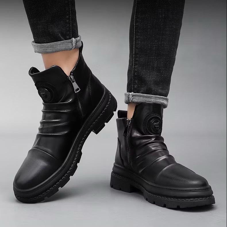 Men's Leather Boots รองเท้าบูทหนังขี่มอเตอร์ไซค์ผู้ชาย สไตล์อังกฤษ กันลื่น ชั้นสูง นิ้วเท้ากลม ดีไซน์ซิปด้านข้าง