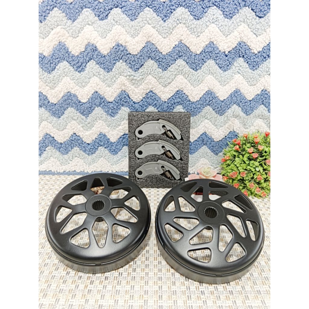 ผ้าครัชคาร์บอน พร้อมกระโหลกครัชเจาะไล่เบา พร้อมสปริงสำหรับรถรุ่น PCX160,PCX150,LEAD,GIORNO สินค้าคุณ