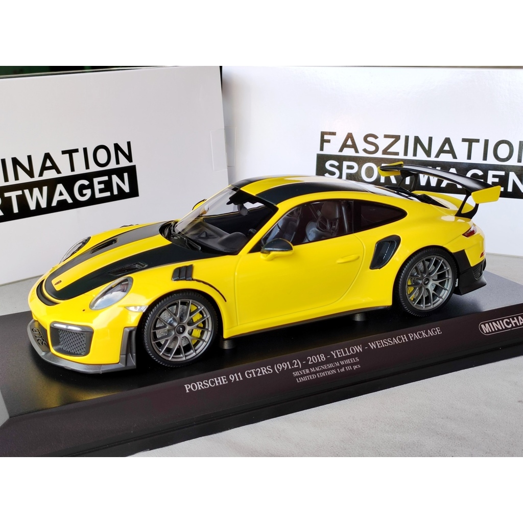 โมเดลรถ991GT2RS 1/18 โมเดลรถPorsche911GT2RS โมเดลรถ Minichamps Porsche 911 991.2 GT2RS scale 1:18 รา