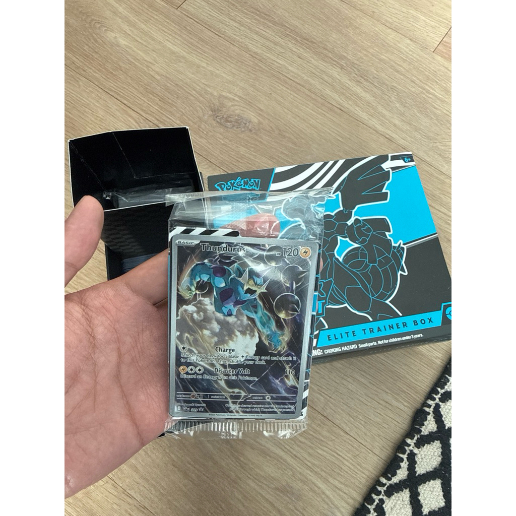 Pokemon Cards Black Bolt Elite Trainer Box