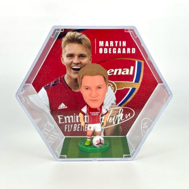 Arsenal โมเดลนักฟุตบอล Martin Ødegaard พร้อมกล่องอะคริลิก