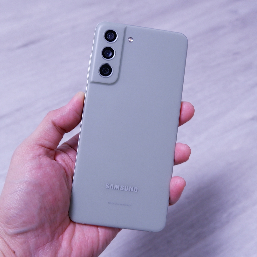 samsung S21 FE (128GB) เครื่องแท้ศูนย์ไทย มือสอง สีเขียว