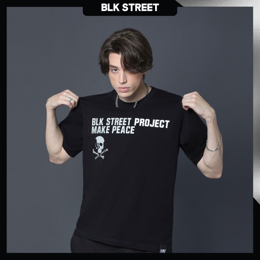 DAVIE JONES [ Black Street Project ] เสื้อยืด Logo Oversized Fit T-Shirt LG0079 สีดำ