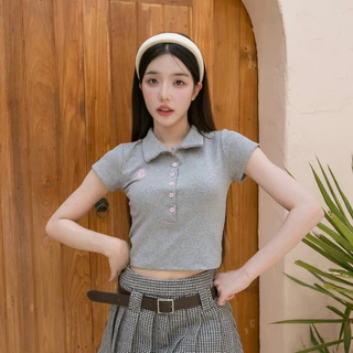 JARINYA (S-L) เสื้อครอปโปโลแต่งกระดุม ผ้า Cotton เนื้อดีไม่บาง ยืดหยุ่นได้ดี ผ้านุ่มเด้งใส่สบาย ทรงสวยเข้ารูป