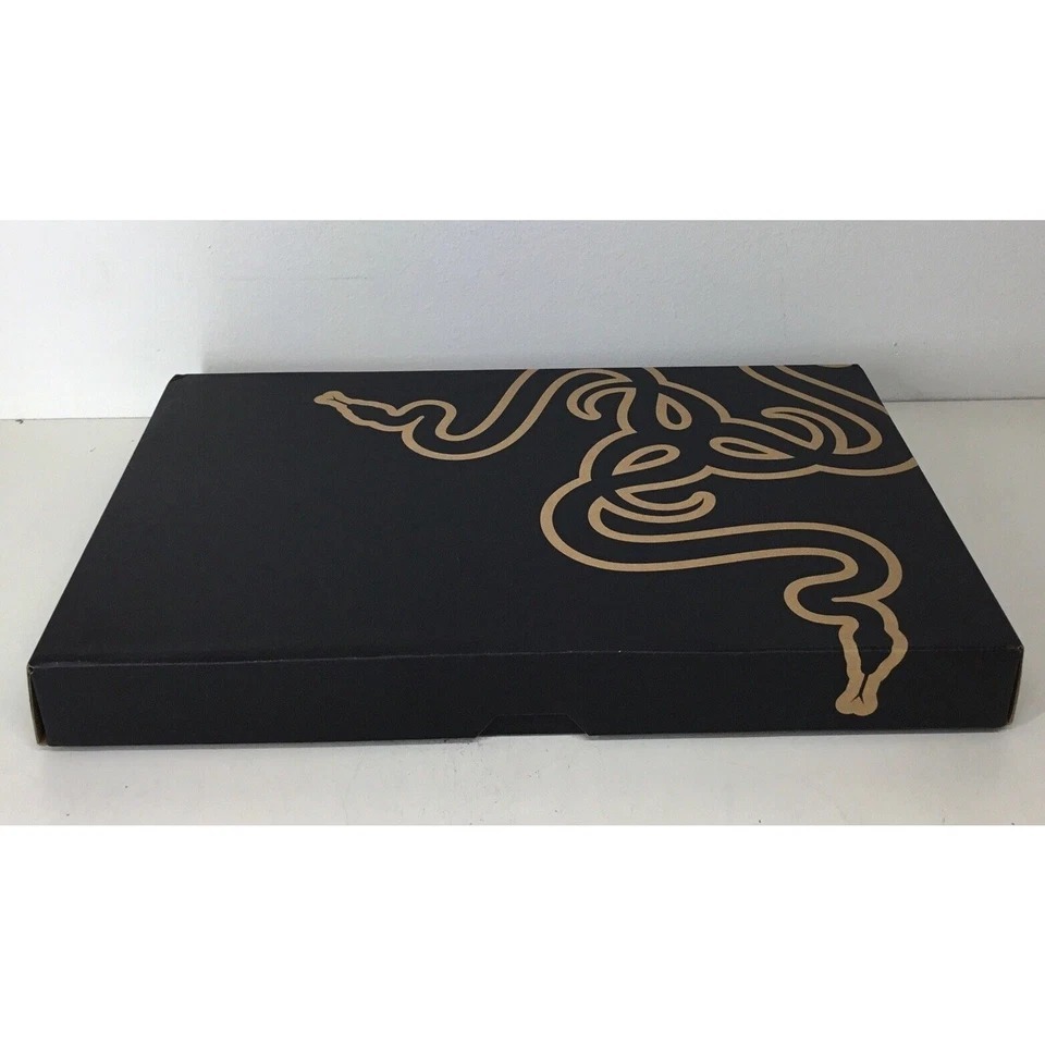 Razer Blade 17 17.3'' Laptop i7-12900H RTX 3060 16GB RAM 1TB SSD RZ09-0423