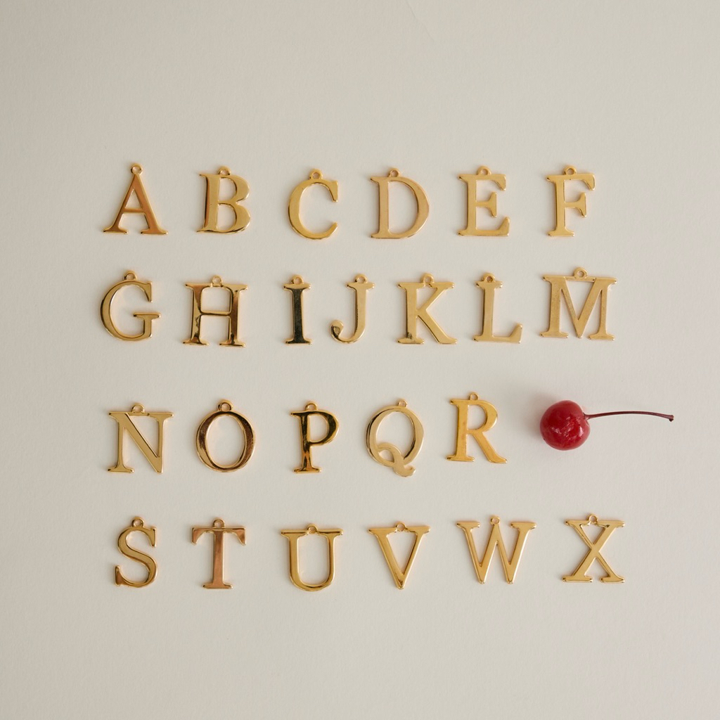 Littlewhitestore Bag charm พวงกุญแจลูกปัด (เลือกตัวอักษร A-Z ได้) รูปที่ 2