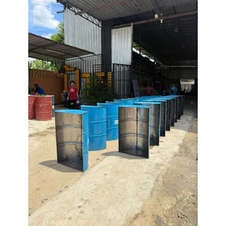 ถังเหล็ก 200ลิตร ขนาด 58x89x30cm. น้ำหนัก 9กก. ผ่าครึ่ง ทำเตาปิ้งย่าง รองอาหารสัตว์ Diy ต่างๆ