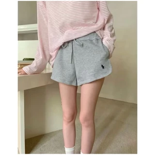 กางเกงขาสั้นผู้หญิง สีพื้น ฟรีไซส์ ด้านหน้ามีปัก