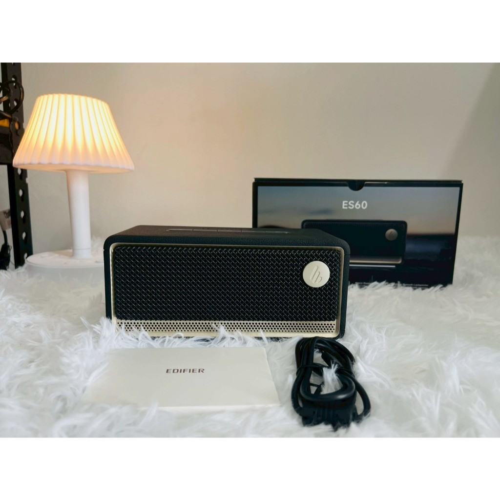 ลำโพงบลูทูธพกพา Edifier ES60 สีดำ มือ 2 สภาพ 99 %ไม่มีตำหนิ มีประกันเหลือ กล่อง อุปกรณ์ คู่มือครบ