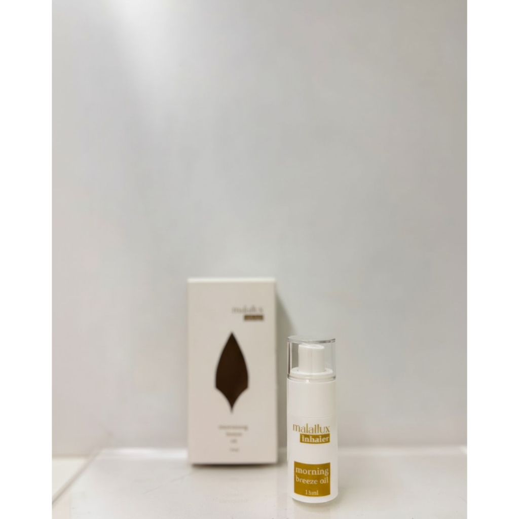 Malailux Morning Breeze Oil เหมาะสำหรับสูดดม กลิ่นหอมเย็นให้ความสดชื่น ช่วยคลายความเหนื่อยล้า 15 ml.
