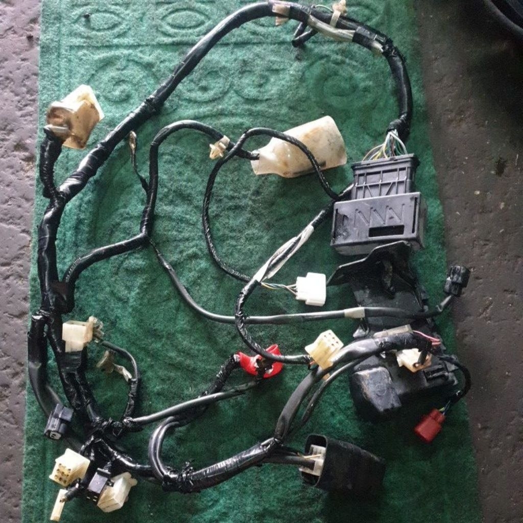 ชุดสายไฟเวฟ125ไอตัวแรกLEDตัวแรก รหัส k73( ไม่รวมกล่องไฟ)