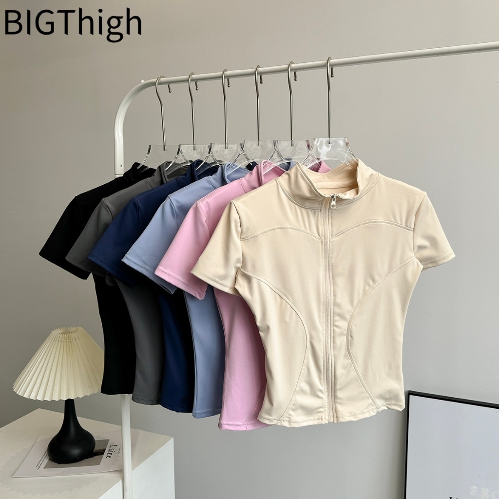 Big Thighเสื้อทีหญิงแขนสั้นคอตั้ง เอวรัดทรงกระชับสัดส่วน สำหรับออกกำลังกาย โยคะ และวิ่ง