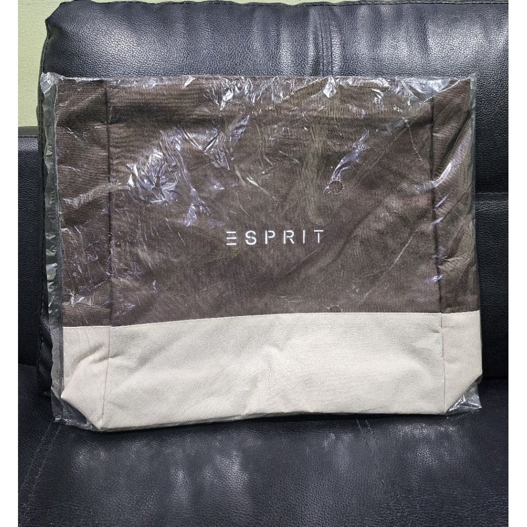 กระเป๋าถือแบรนด์ ESPRIT