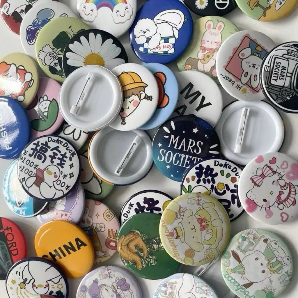 เข็มกลัดแบบบกลม เข็มกลัดลายการ์ตูนน่ารัก เข็มกลัดตกแต่งกระเป๋า เข็มกลัดของแจก อะคริลิค