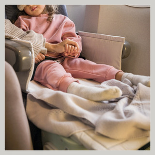 Stokke® JetKids™ BedBox™ กระเป๋าเดินทาง ขี่ได้ ลากได้ ถือขึ้นเครื่องบินได้ สำหรับเด็ก รูปที่ 6