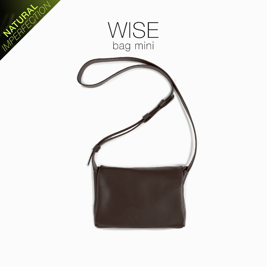labrador WISE bag mini | NATURAL IMPERFECTION กระเป๋าสะพายไหล่หนังแท้ (LAA210-IM)