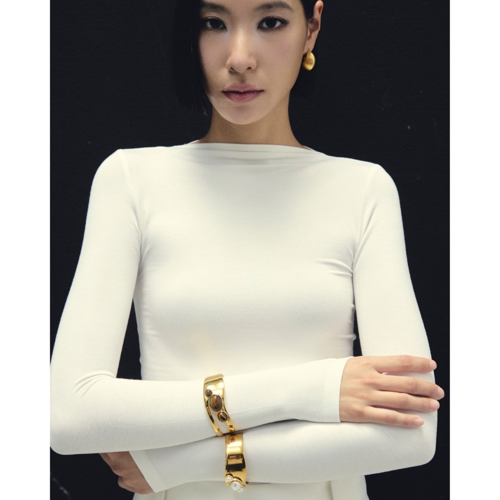 AOP Archive - Soft Contour Long-sleeve Top เสื้อแขนยาว ผ้ายืด คอปาด