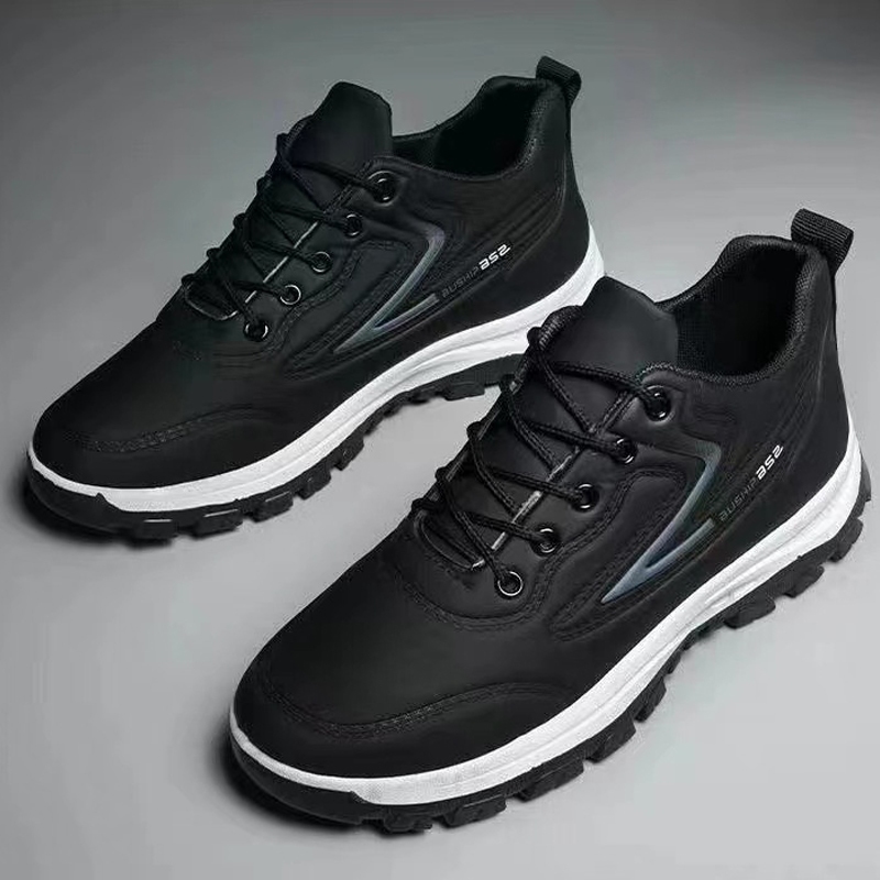 【งานเทสดี】Vogged รองเท้าผ้าใบผู้ชายทรงสปอร์ต วัสดุคุณภาพทนทาน พื้นหนาน้ำหนักเบา ใส่เที่ยวได้ทุกโอกาส ดีไซน์คูลๆ ราคาปัง!