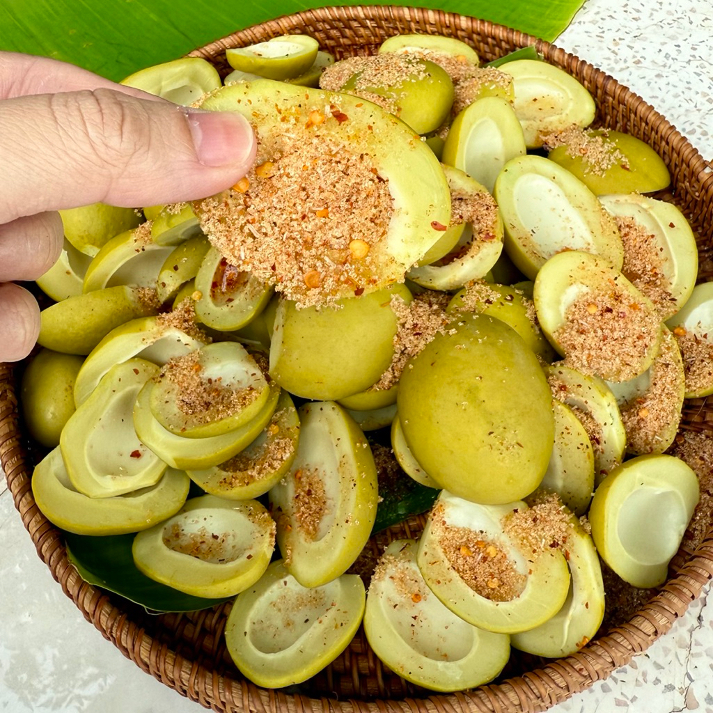 มะม่วงเบาใต้ดองเกลือ เปรี้ยวๆเค็มๆอร่อยสุดๆ แถมฟรีพริกเกลือสุดแซ่บ - รูปที่ 2