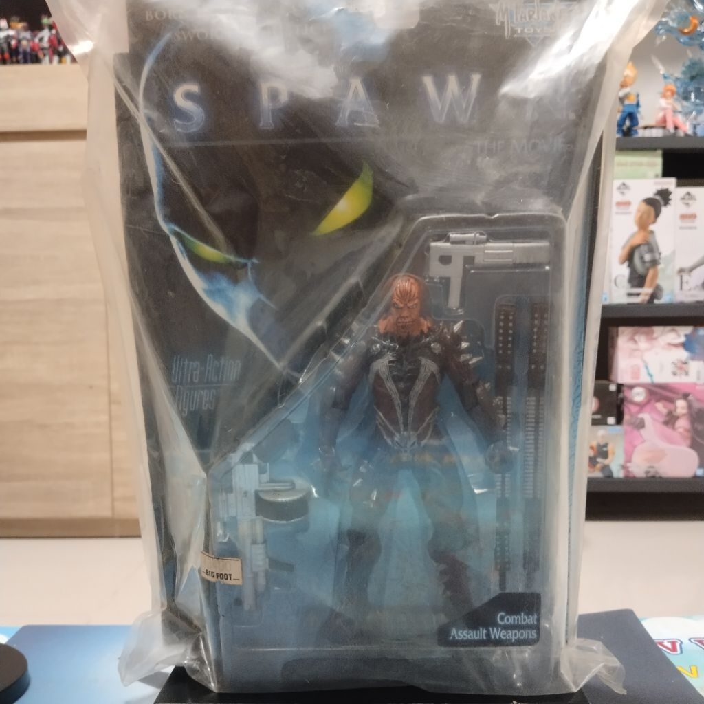 ฟิกเกอร์ Spiked Spawn จากภาพยนตร์เรื่อง Spawn ซึ่งผลิตโดยบริษัท McFarlane Toys ในปี 1997