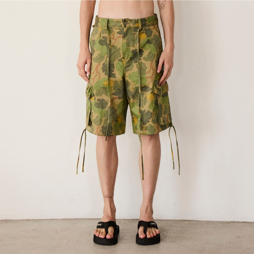 Hunter Studios - กางเกงยีนส์ขาสามส่วน ทรงคาร์โก้ รุ่น Cargo Shorts