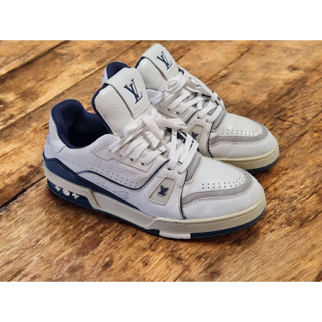 รองเท้ามือสอง LV Trainer #54